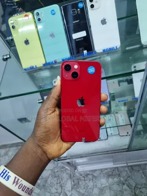 Apple iPhone 13 256 GB Red