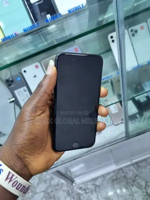 Apple iPhone 7 32 GB Black