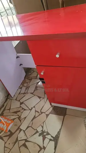 Pink Original Quality Office or Dressing Mirror Table