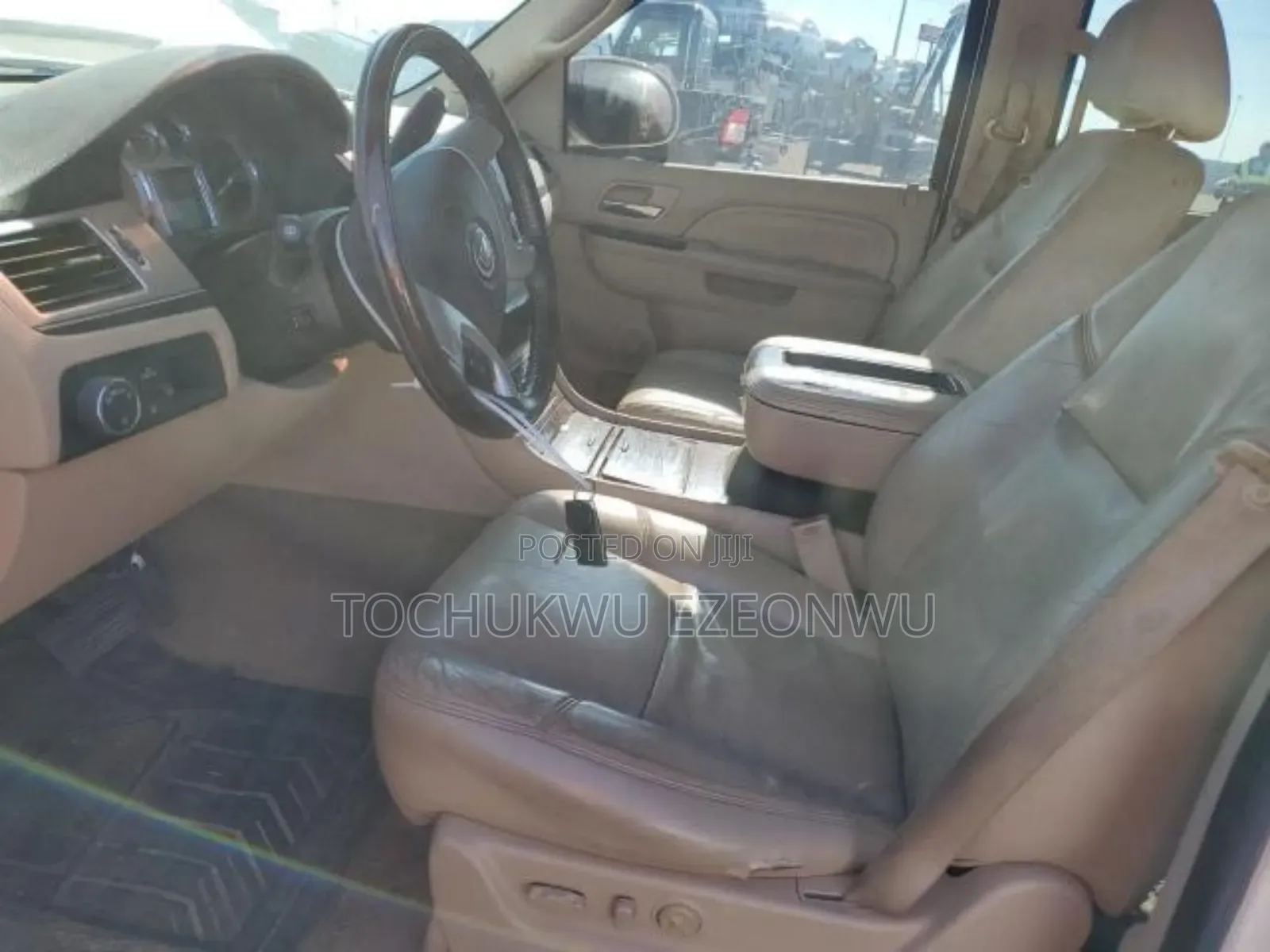 Cadillac Escalade ESV 2010 White