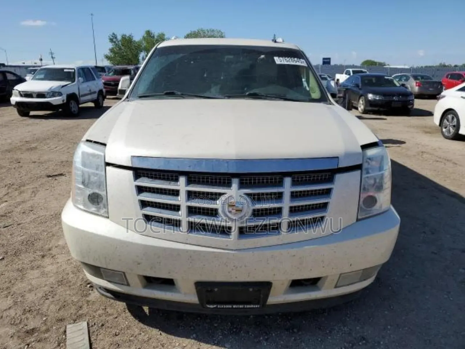 Cadillac Escalade ESV 2010 White