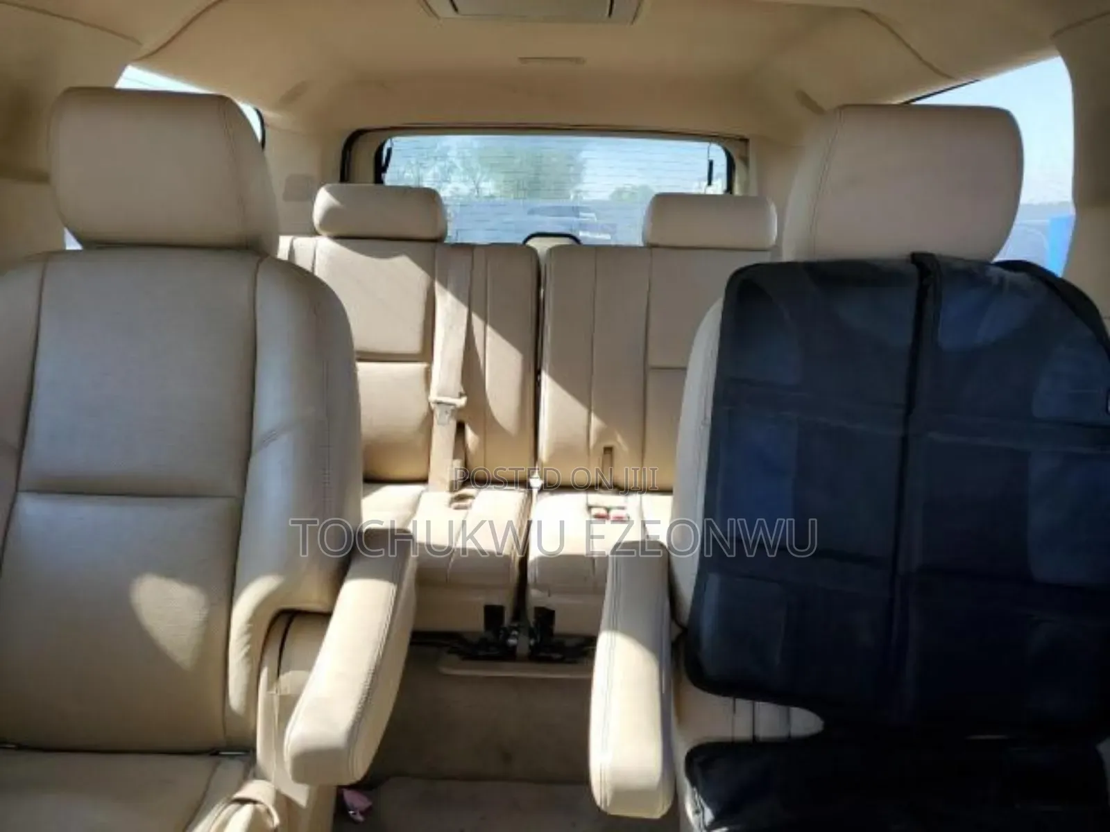 Cadillac Escalade ESV 2010 White