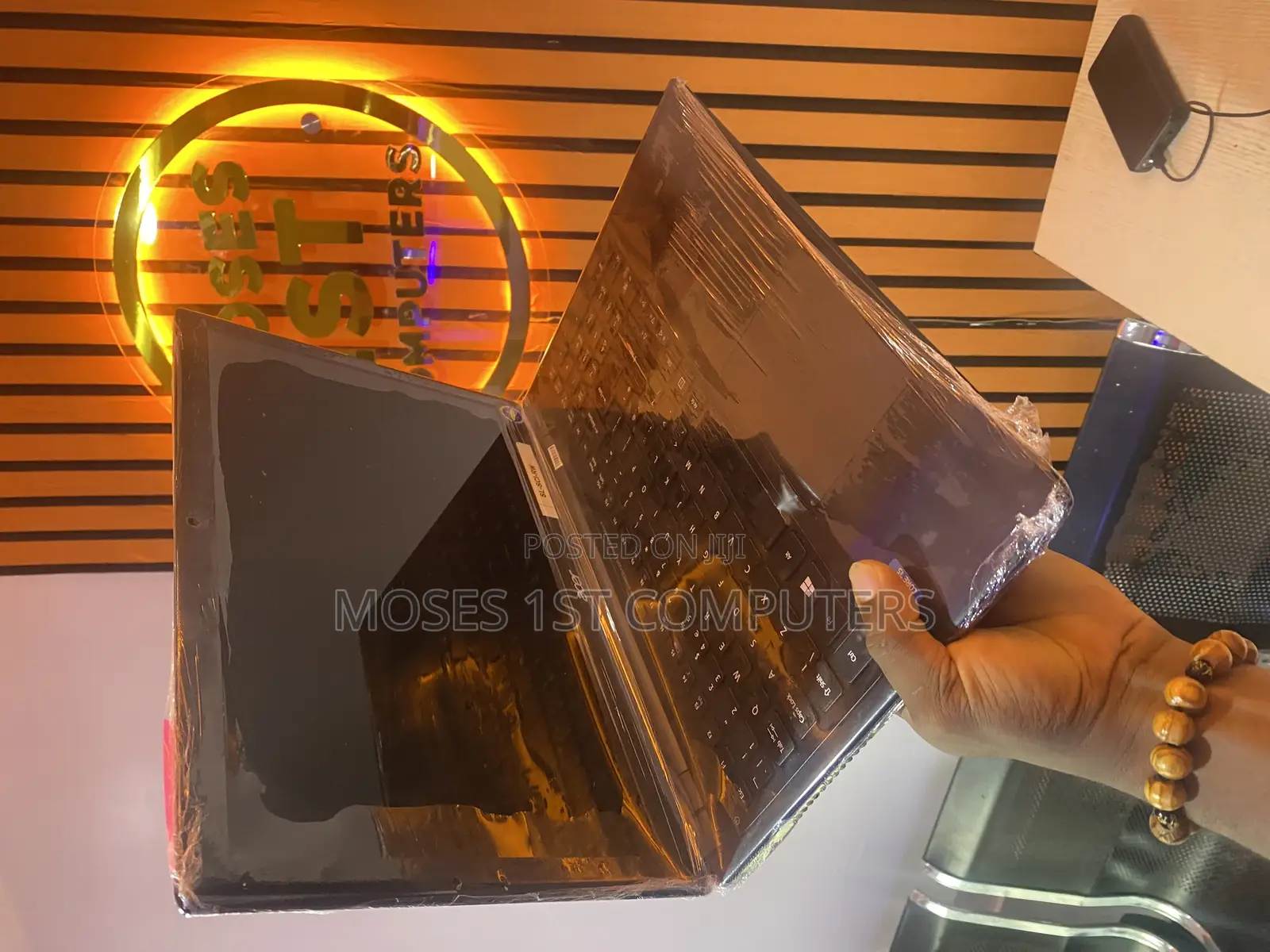 New Laptop Acer 8GB Intel Core I3 HDD+SSD 320GB