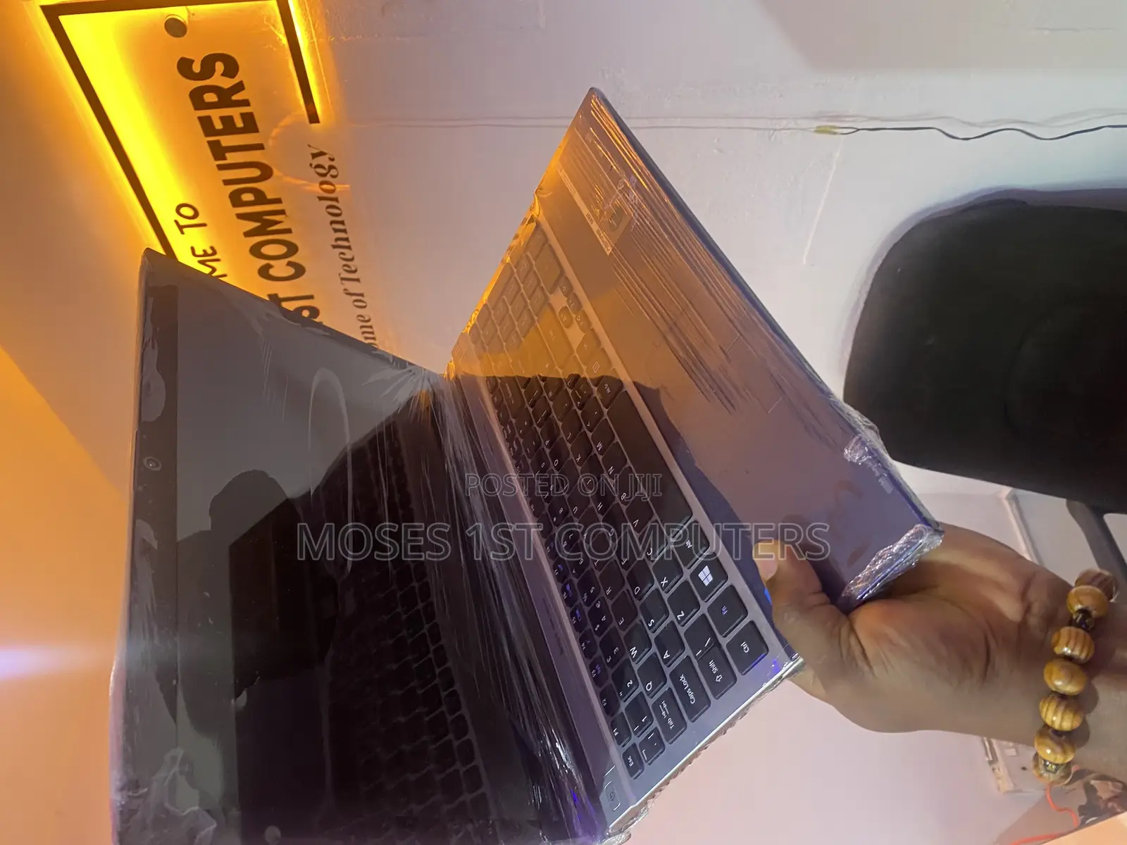New Laptop Acer 8GB Intel Core I3 HDD+SSD 320GB