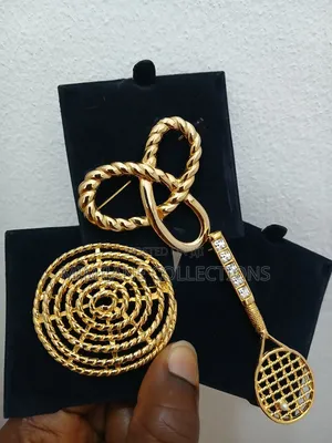 Assorted Female Vintage Brooches