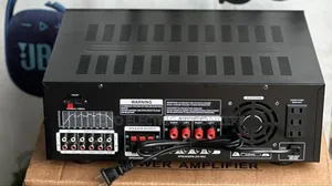 Titanic Av-502usb/Bt Stereo Karaoke Amplifier.
