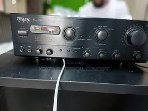 Titanic Av-502usb/Bt Stereo Karaoke Amplifier.