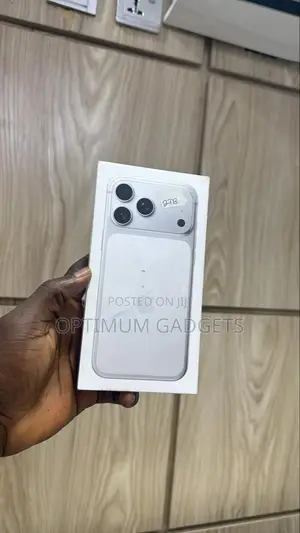 New Apple iPhone 17 Pro Max 2 TB Silver