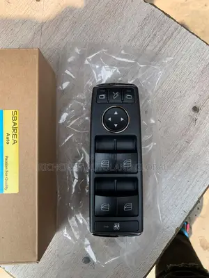 Mercedes Benz 204 C300 2010 Door Pressing Button