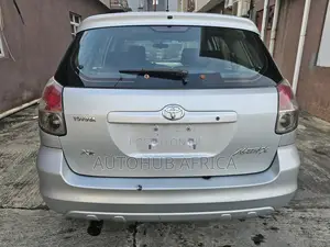 Toyota Matrix XR Hatchback FWD (1.8L 4cyl 4A) 2008 Silver