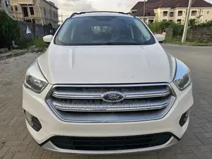 Ford Escape SE FWD 2017 White