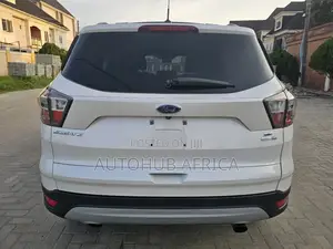 Ford Escape SE FWD 2017 White