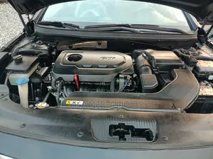 Hyundai Sonata Base Sedan FWD (2.4L 4cyl 6A) 2016 Black