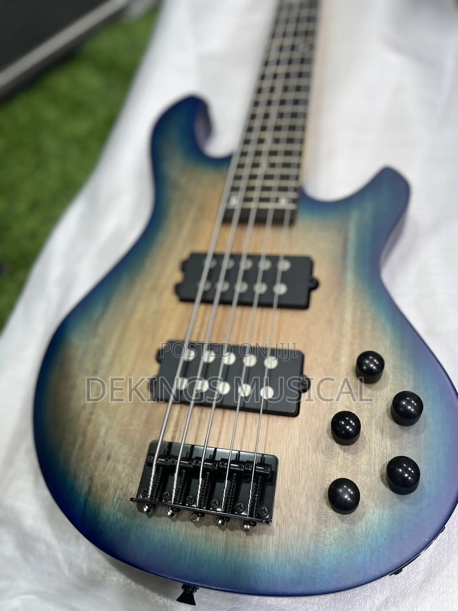 Ibanez Sr375e Bass Guitar 5 Strings
