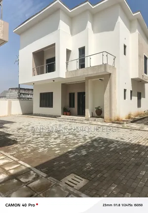 5bdrm Duplex in Busy Road Jahi for sale