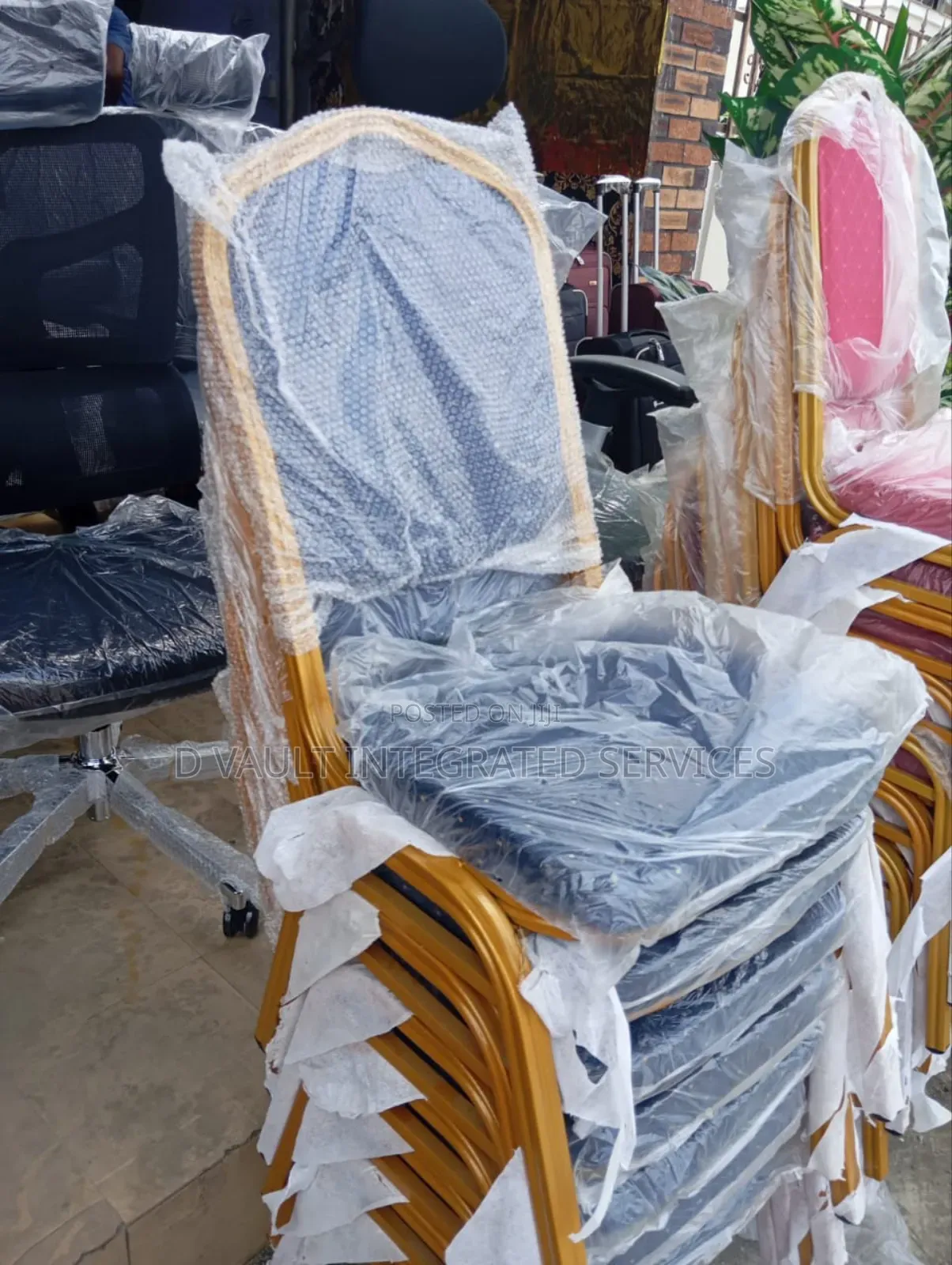 Function Chair / Occasion Chair