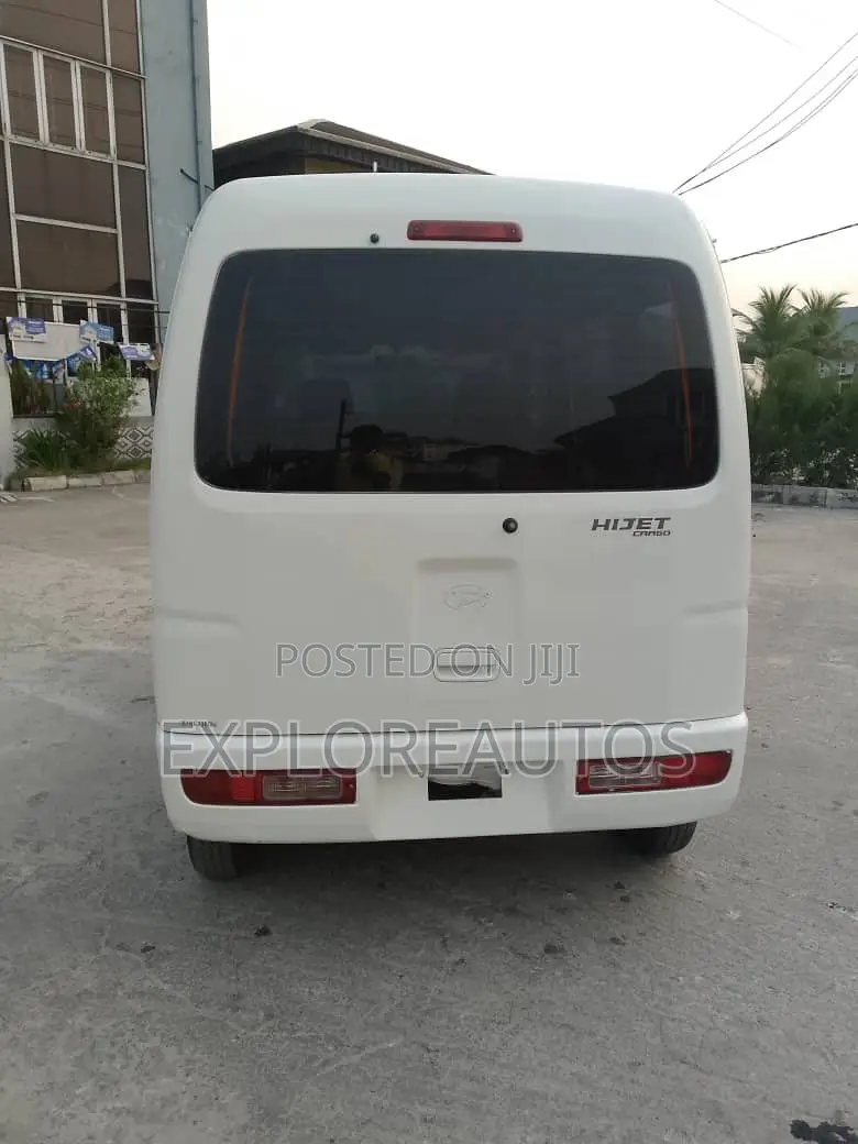 Suzuki APV Minibus 2018 White