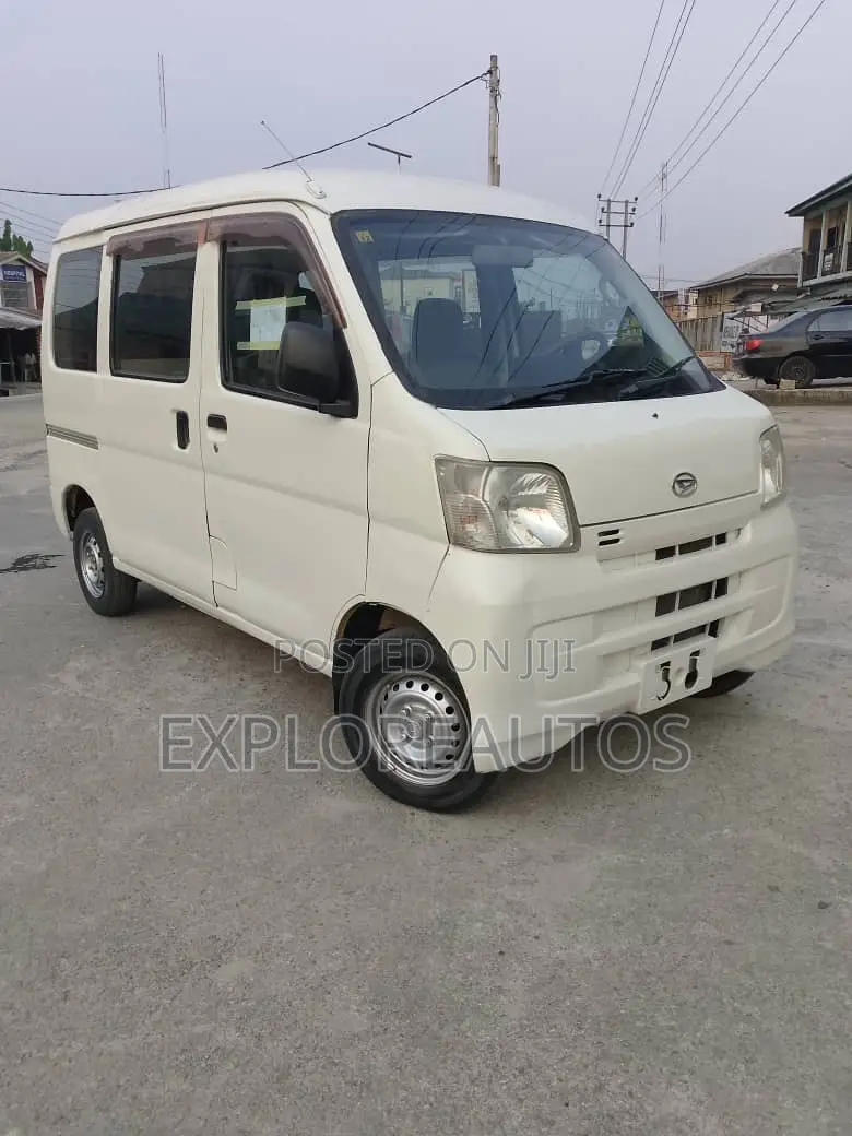 Suzuki APV Minibus 2018 White