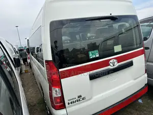 Toyota HiAce 2023 White