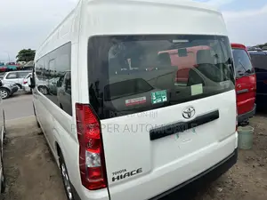 Toyota HiAce 2021 White