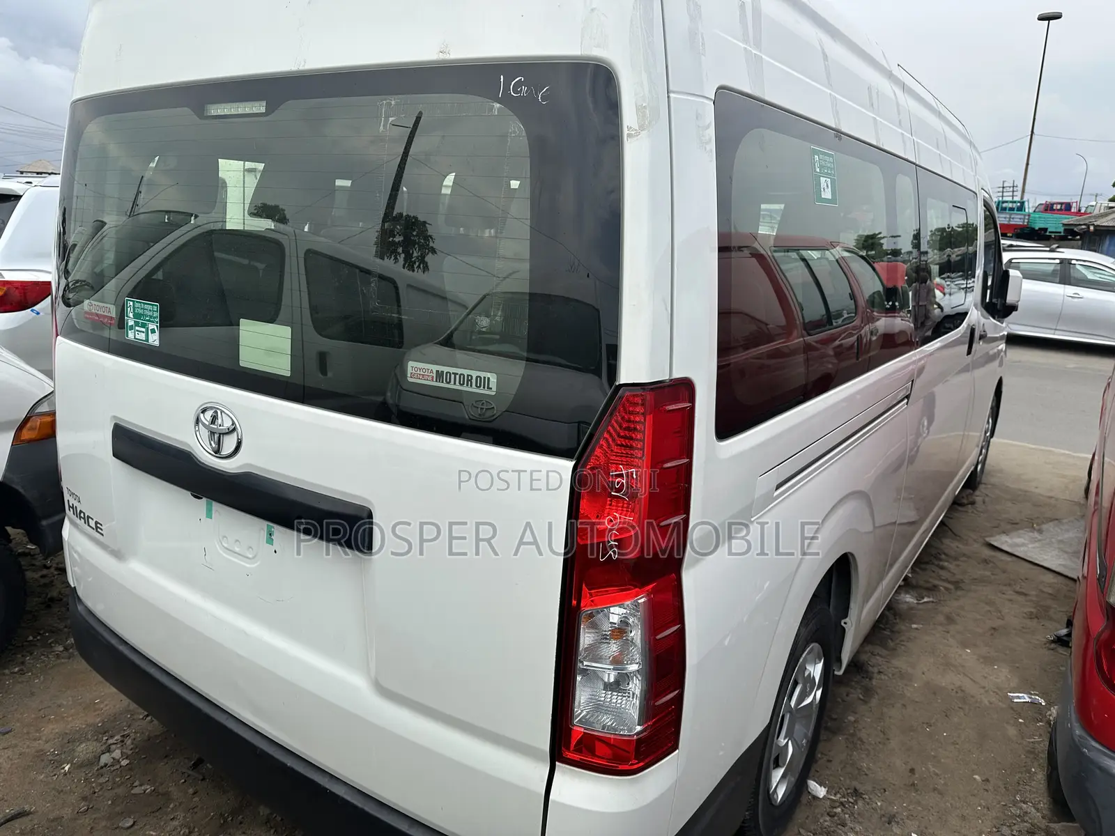 Toyota HiAce 2021 White