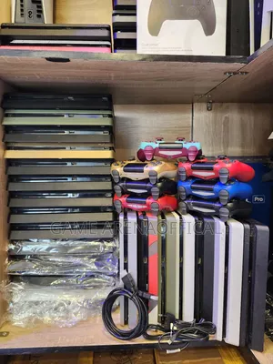 Clean Uk Ps4 Slim + 2 Pads + Fc25/26 Loaded