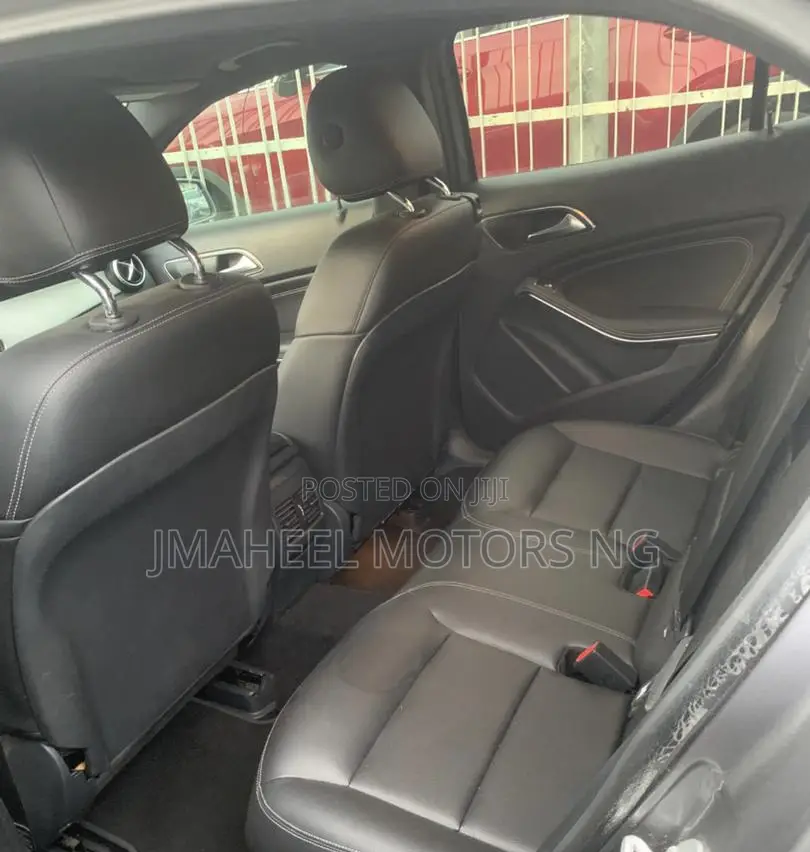 Mercedes-Benz GLA 250 2016 Gray