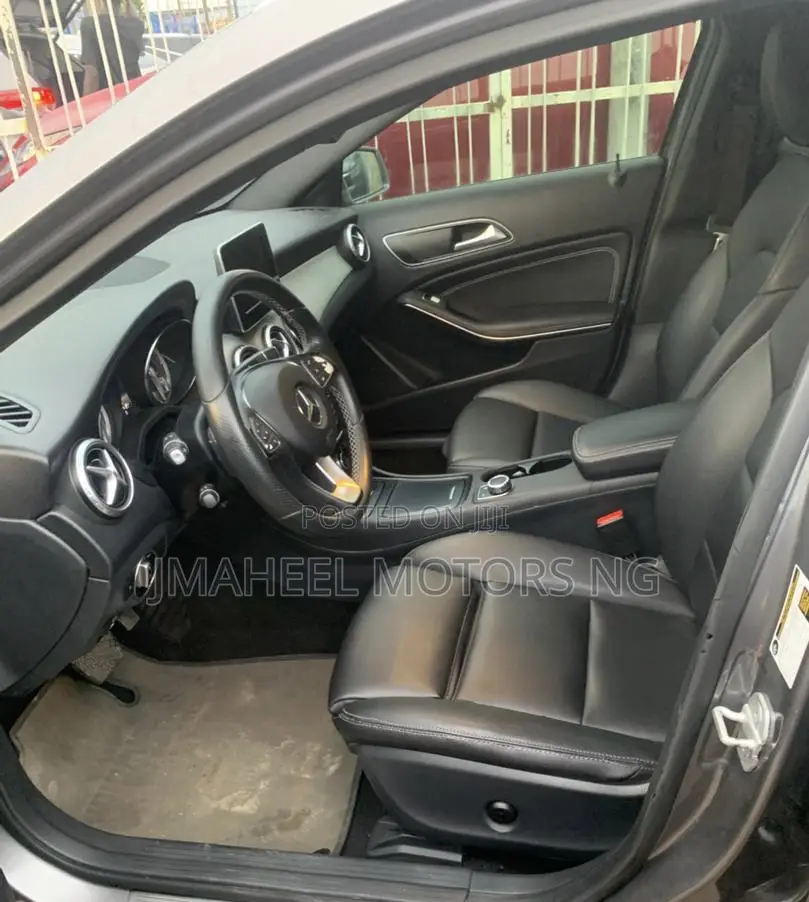 Mercedes-Benz GLA 250 2016 Gray