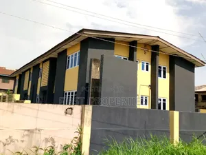 3bdrm Block of Flats in Within Nnpc Apata for sale