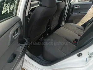 Toyota Corolla SE 4dr Sedan (1.8L 4cyl CVT) 2017 White