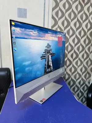 Desktop Computer HP Pavilion 24 8GB AMD Ryzen 5 HDD 1T