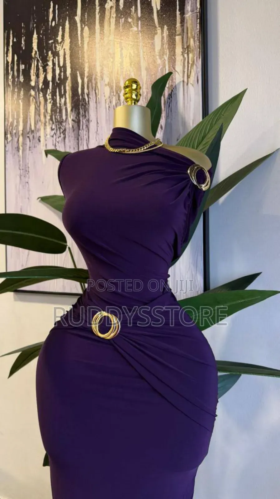 Elegant Red Bodycon Maxi Dress With Gold Buckle Detail 