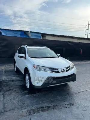 Toyota RAV4 Limited 4dr SUV AWD (2.5L 4cyl 6A) 2015 White