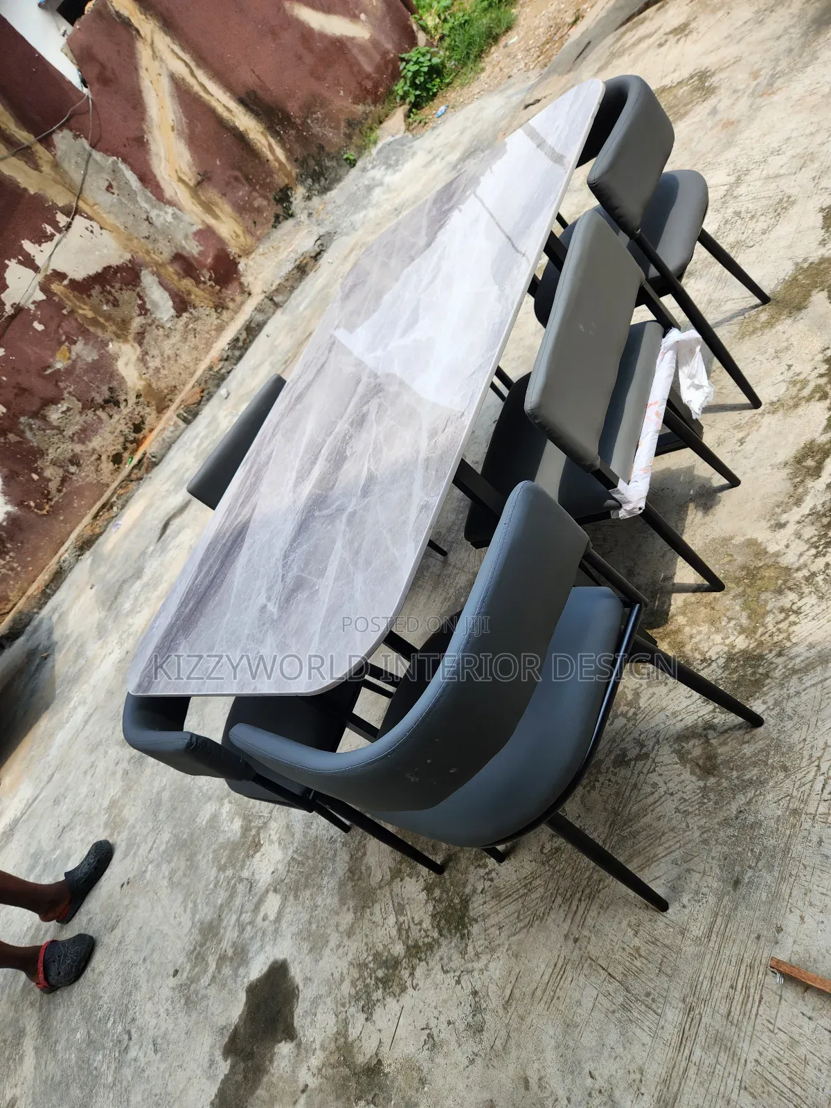 Dining Table by 6 Seater