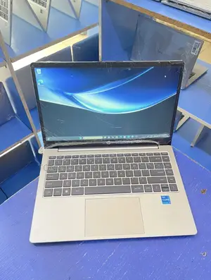 Laptop HP 14-ep0063 16GB Intel Core i5 SSD 512GB