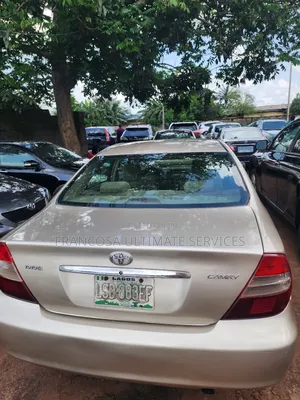 Toyota Camry 2004 Gold