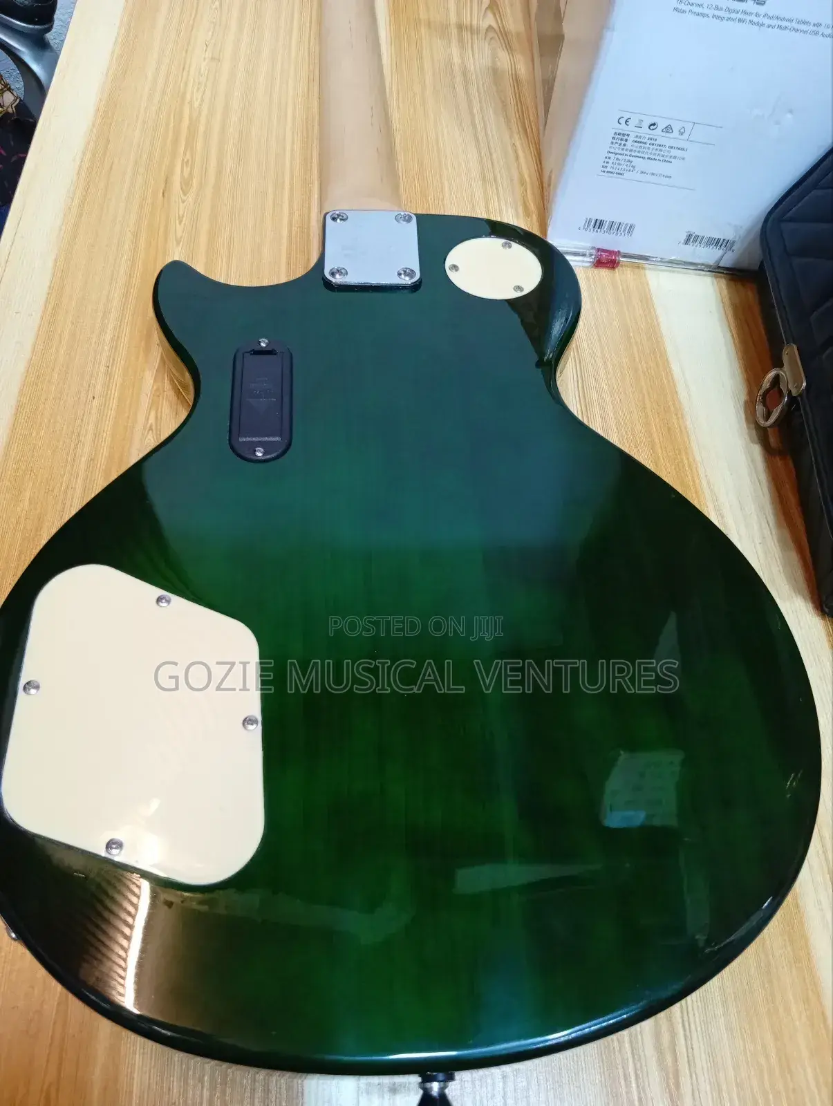 Martin 6 Strings Electric Guitar With Amazing Sound