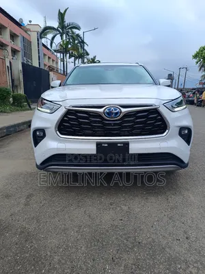 Toyota Highlander Platinum AWD 2024 White