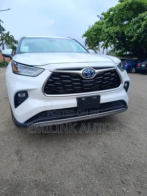 Toyota Highlander Platinum AWD 2024 White