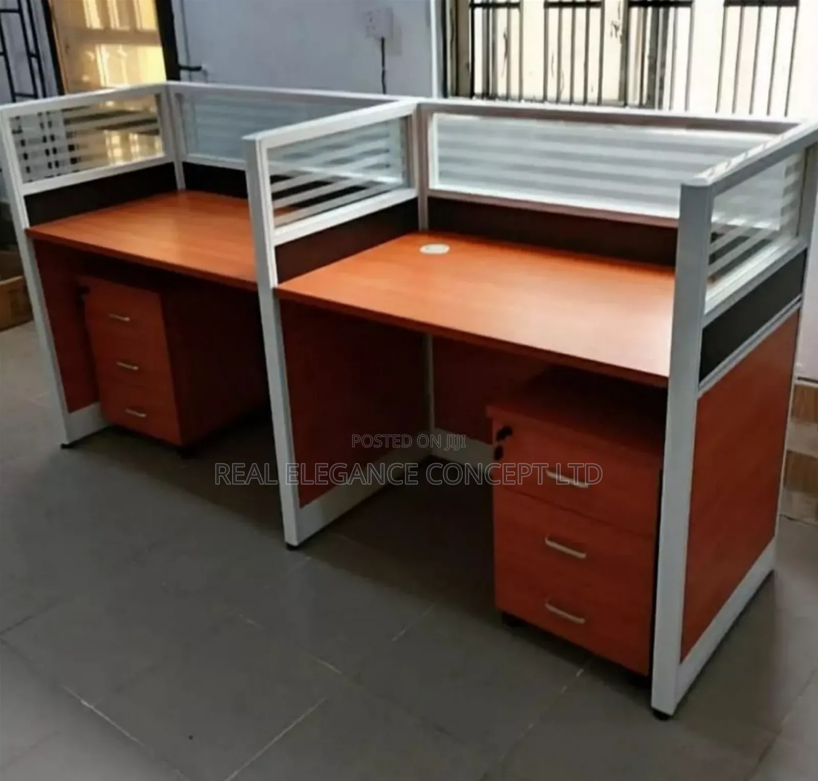Executive Modern Office Work Station