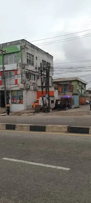 Office Complex on Major Road