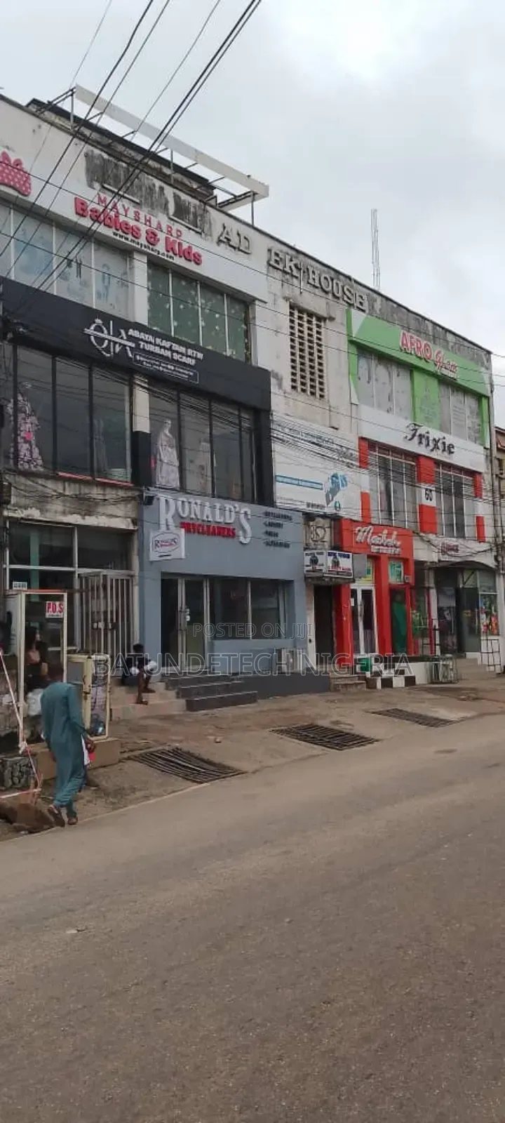 Office Complex on Major Road