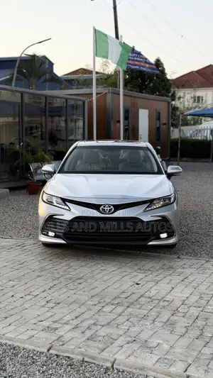 New Toyota Camry XLE 2024 Silver