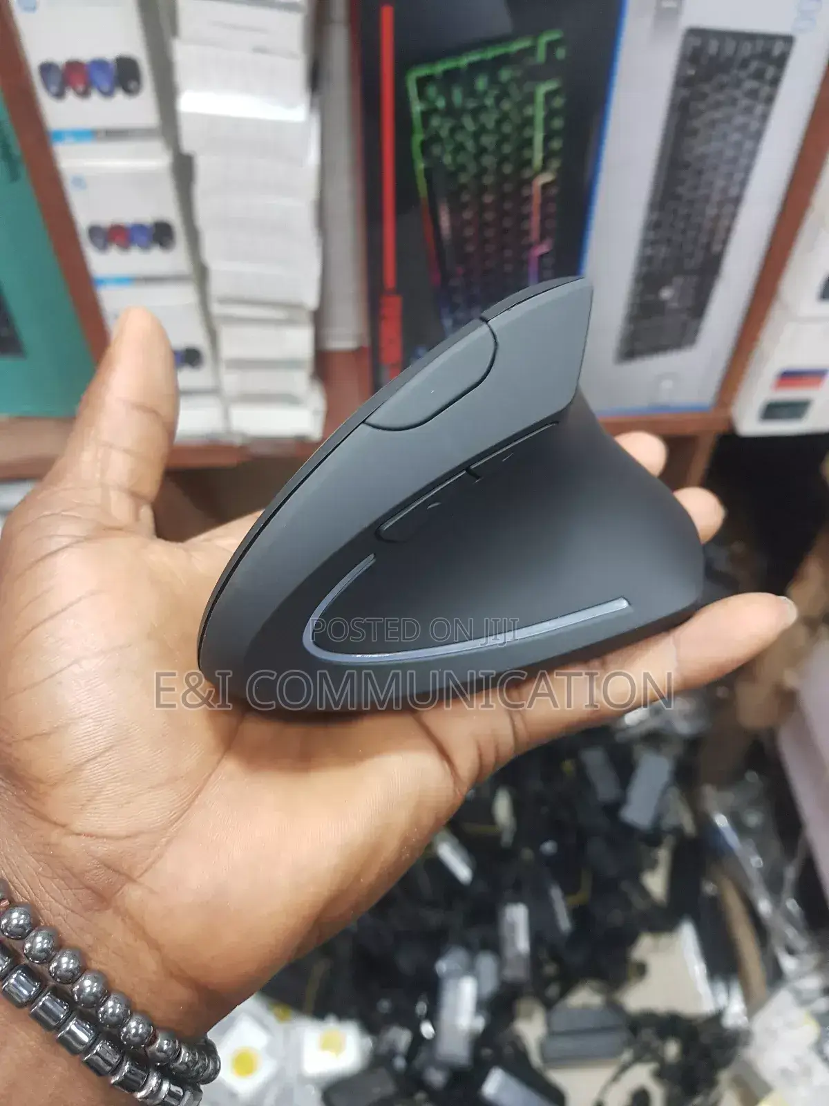 Ergonomic Mouse. Wireless.