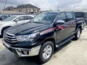 Toyota Hilux SR5 4x4 2019 Black