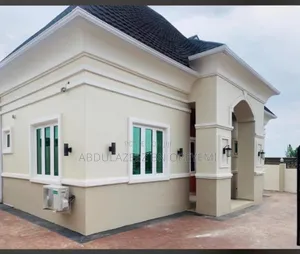 Professional House Painter and Wall Screeding