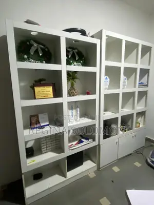Strong Wooden Shop Shelf / Display Rack for Sale