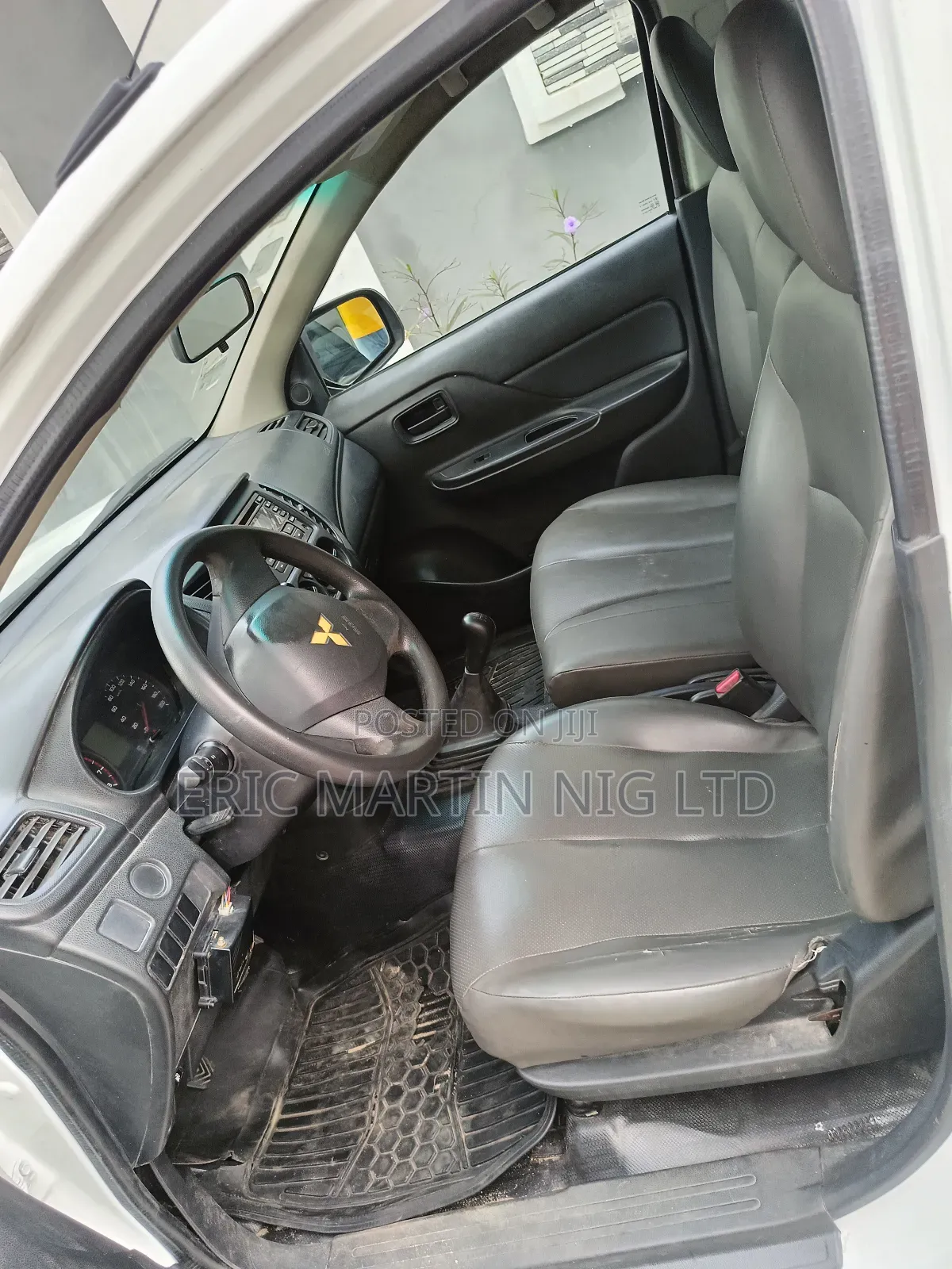 Mitsubishi L200 2010 White