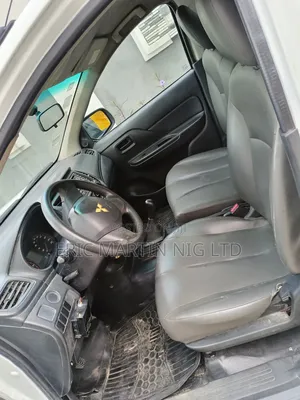 Mitsubishi L200 2010 White