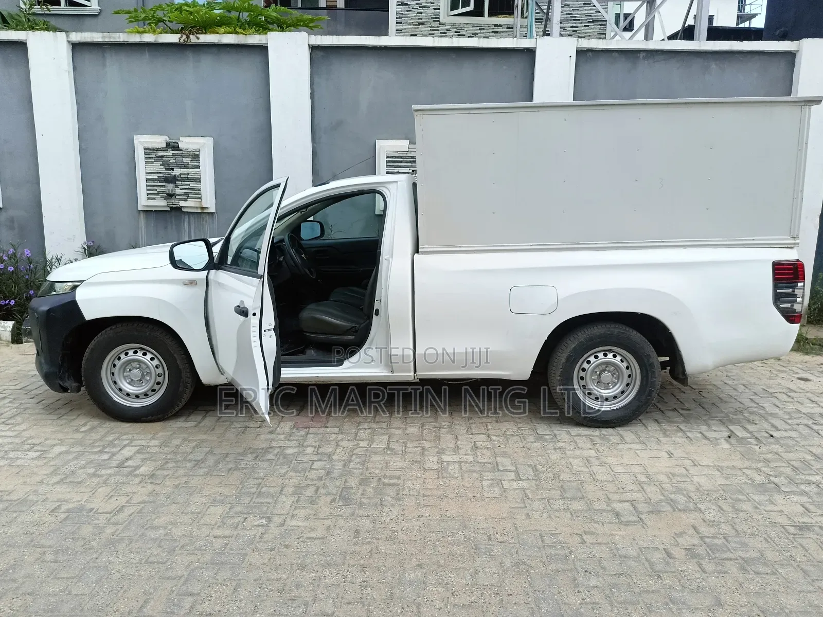 Mitsubishi L200 2010 White